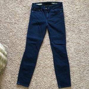 Women’s GAP dark wash true skinny jean legging 28s
